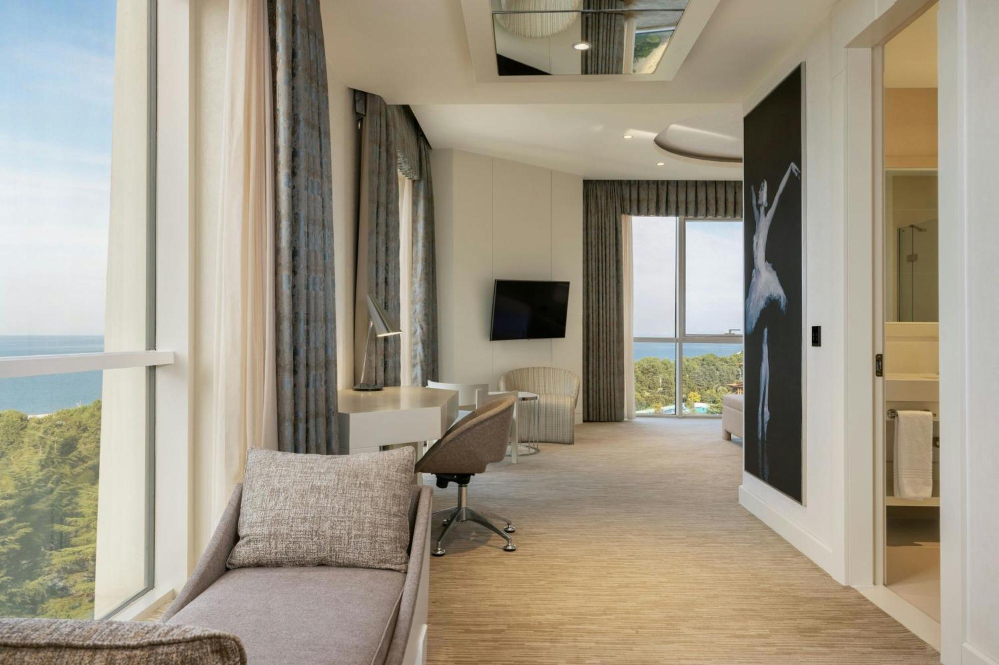 Sheraton Batumi Hotel Exterior foto Suite