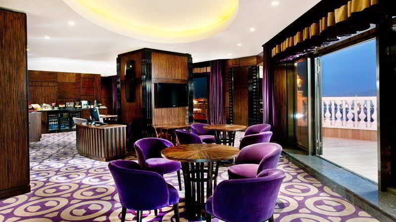 Sheraton Batumi Hotel Exterior foto The Club lounge at Beijing Capital International Airport